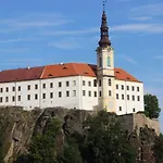 Apartman *